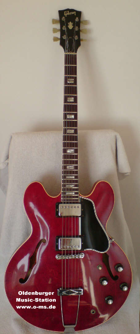 Gibson ES-335 Cherry 1966-1.jpg
